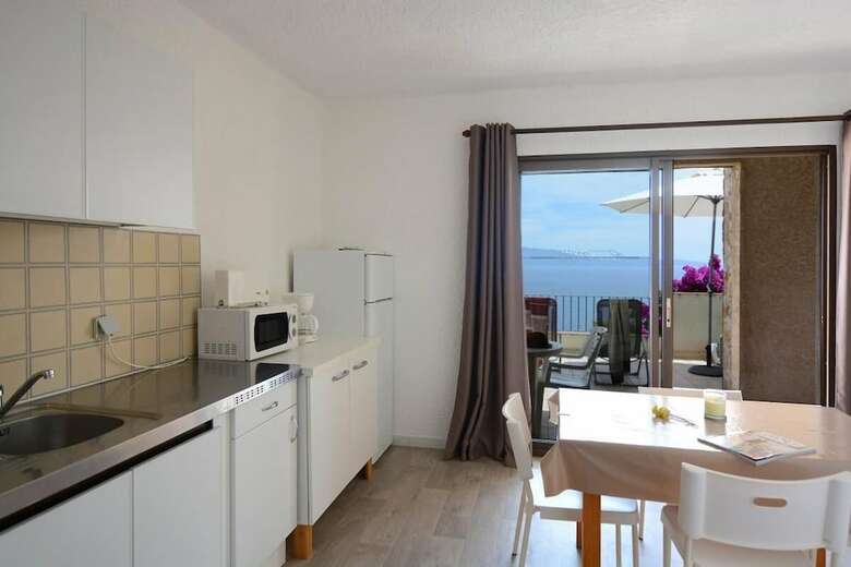 Aparthotel Residence Roc E Mare