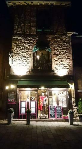 Hostal Auberge De La Halle
