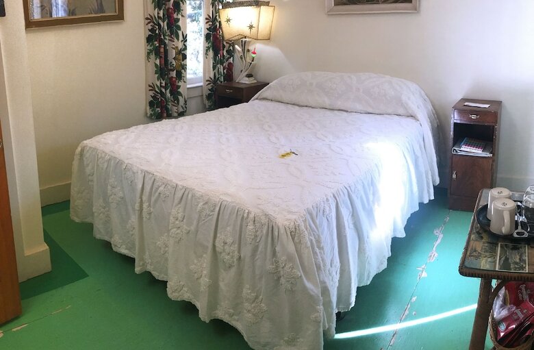 Bed & Breakfast Hibiscus Coffee & Guesthouse