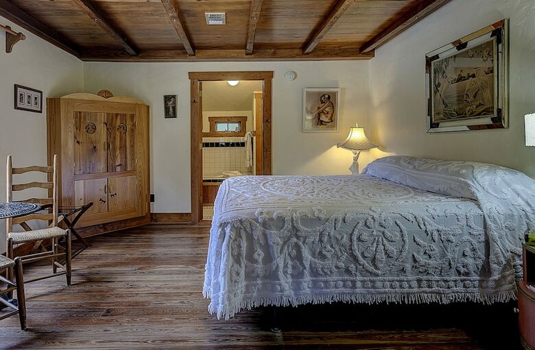Bed & Breakfast Hibiscus Coffee & Guesthouse