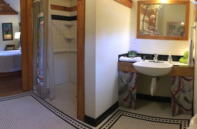 Bed & Breakfast Hibiscus Coffee & Guesthouse