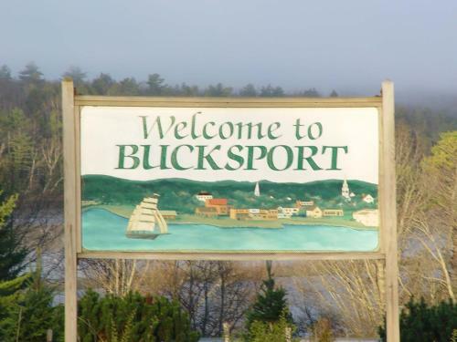 Bucksport Motor Inn