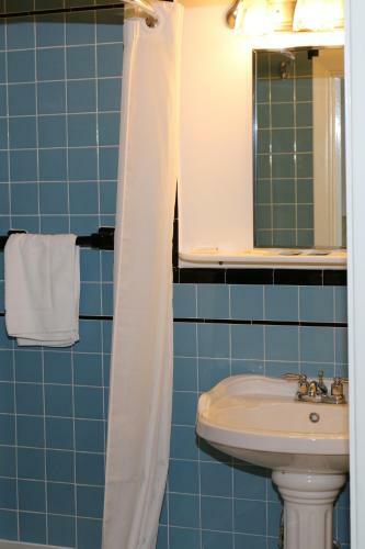 Bucksport Motor Inn