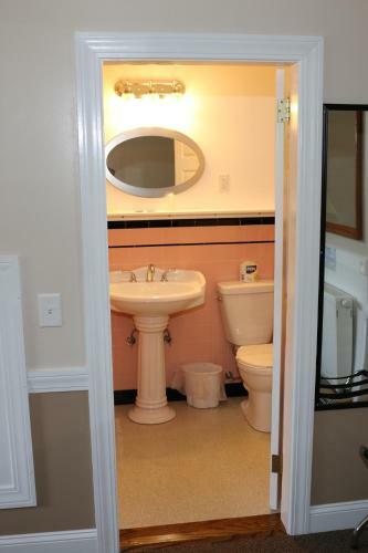 Bucksport Motor Inn