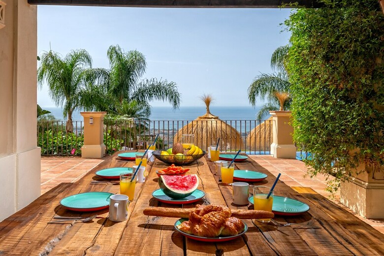 Solaga - Villa Los Monteros
