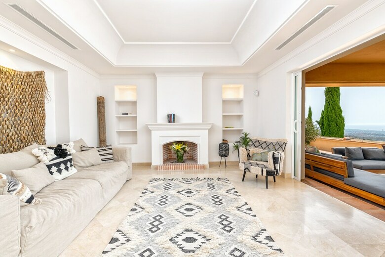 Solaga - Villa Los Monteros