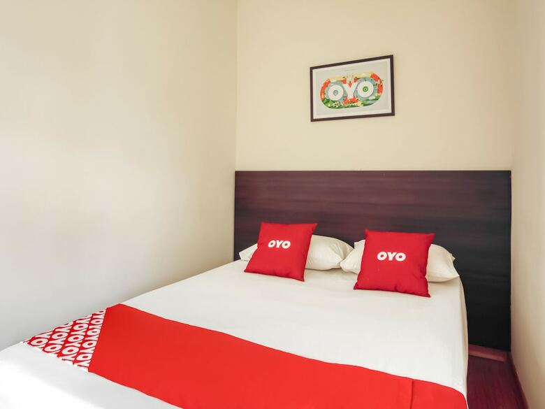 Oyo Gmatos Hotel