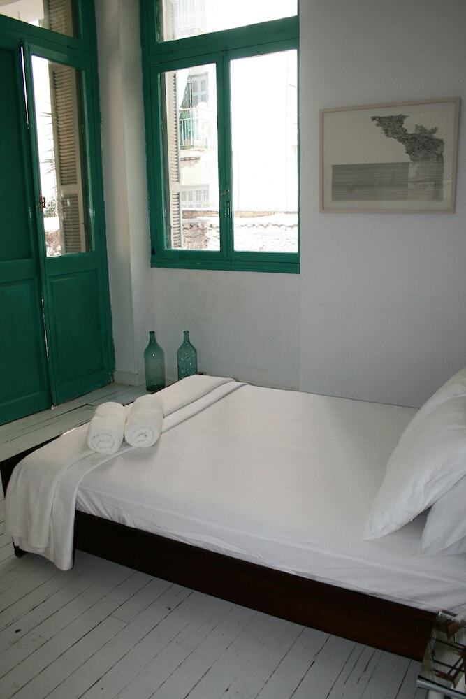 Apartamentos Neoclassical Art-house Bhive