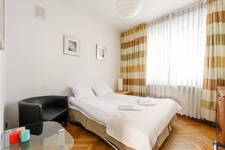 Airport Apartment Kings Bed By 404 Rooms