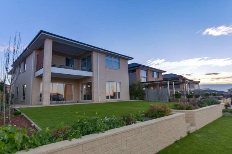 Luxury Waterfront Grand Villa In Melbourne