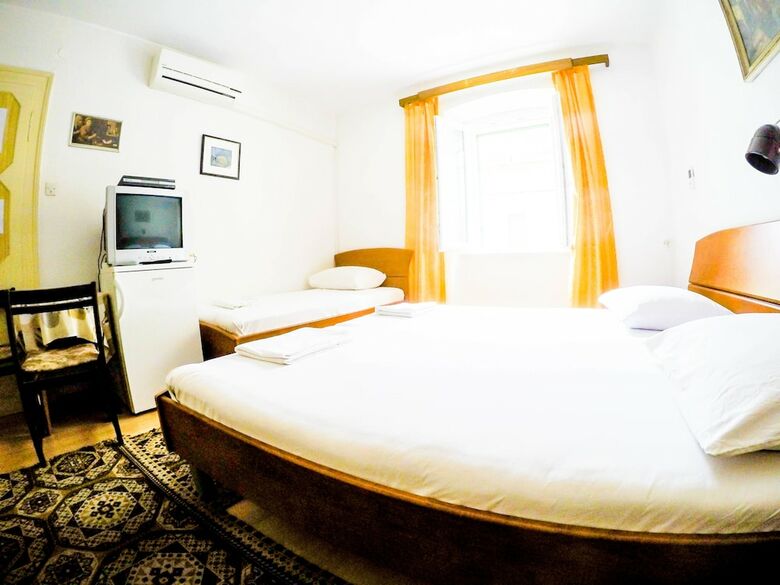 Hotel Accommodation Vitaic - Guest House