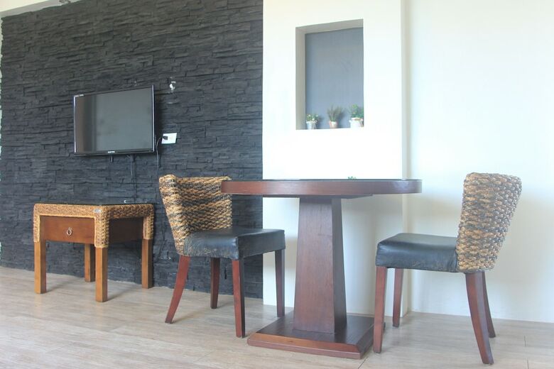 Hotel Karis Villa