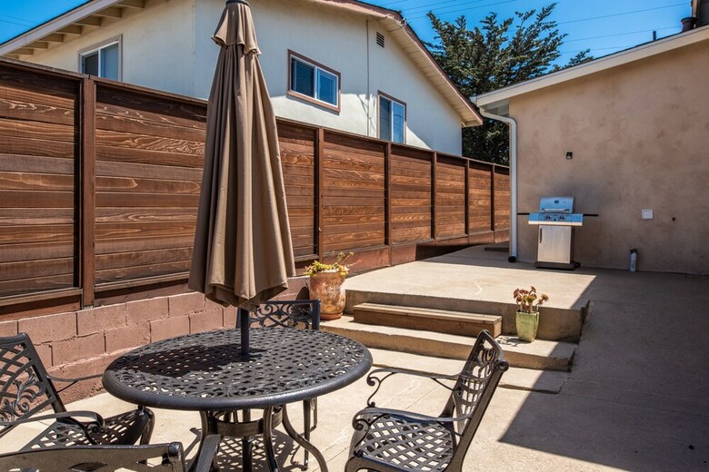 3733 Seaside Retreat