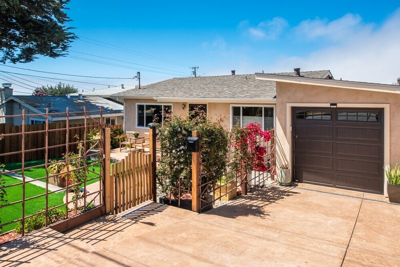 3733 Seaside Retreat