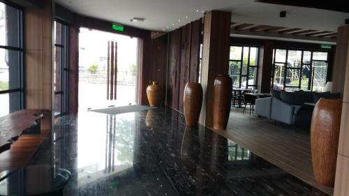 Roxy Hotel Padungan