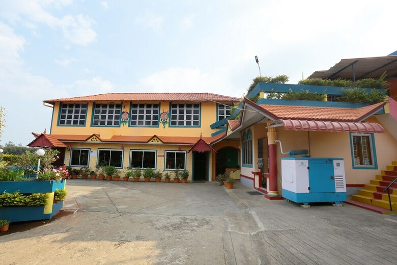 Hotel Dream Land Hill Residency
