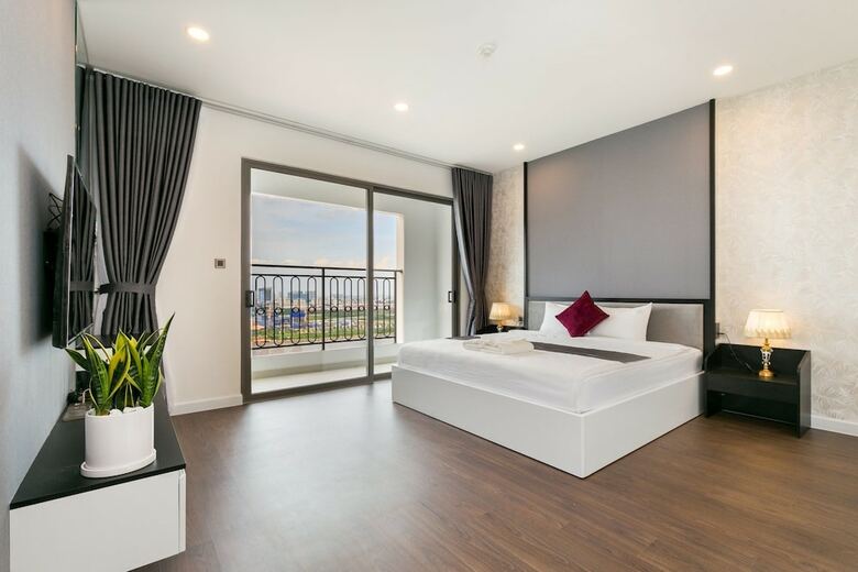 Aparthotel Justay Millennium Riverside