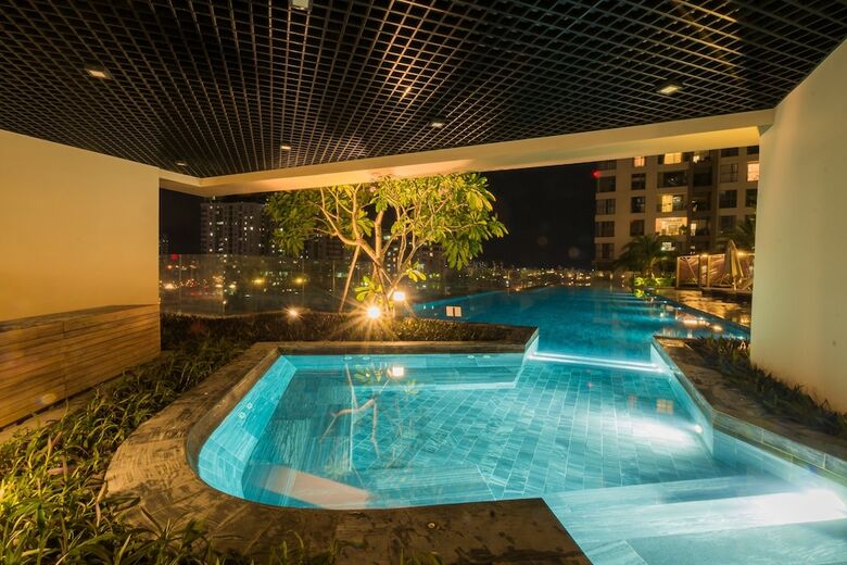 Aparthotel Justay Millennium Riverside