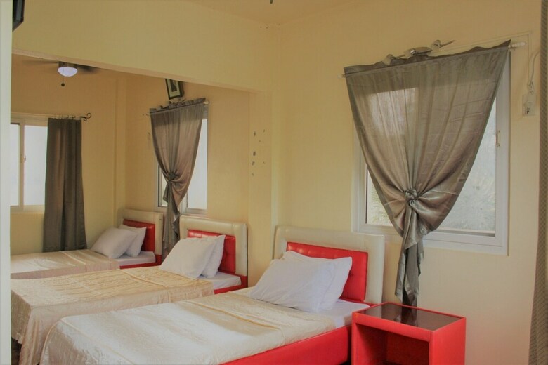 Hotel Pundaquit Luxury Resort