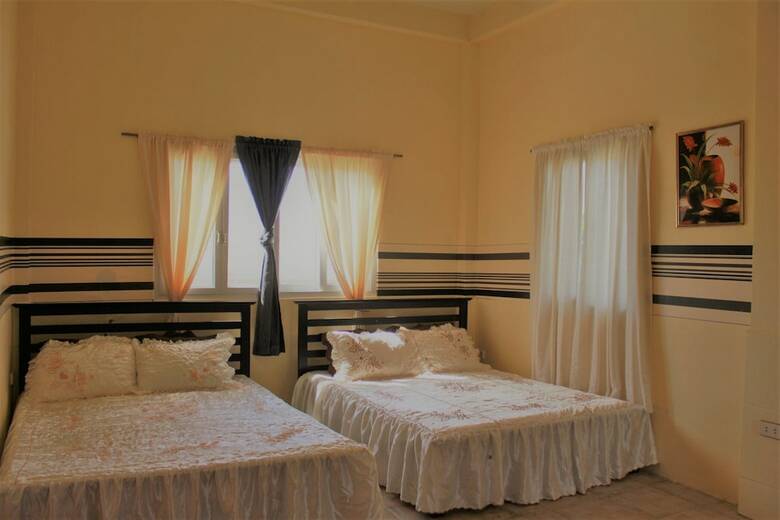 Hotel Pundaquit Luxury Resort