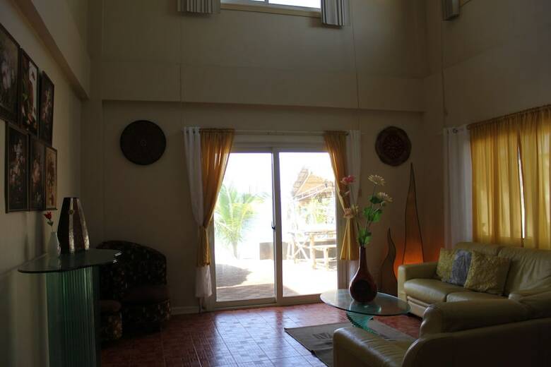 Hotel Pundaquit Luxury Resort