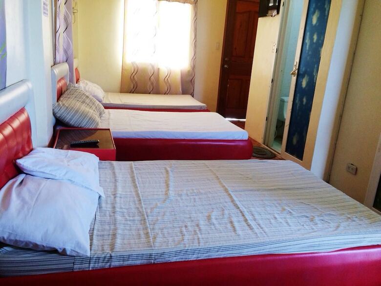 Hotel Pundaquit Luxury Resort