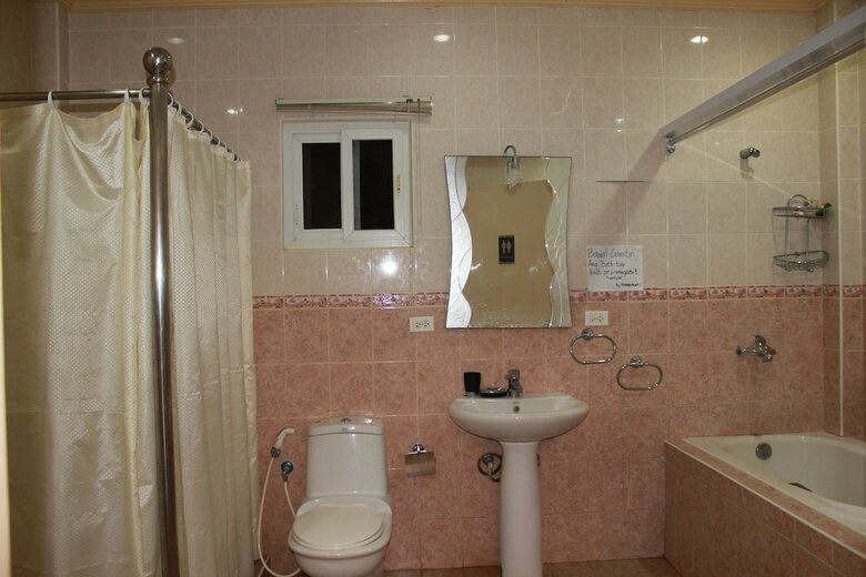 Hotel Pundaquit Luxury Resort
