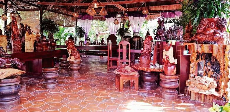 Hotel Nui Cam Resort