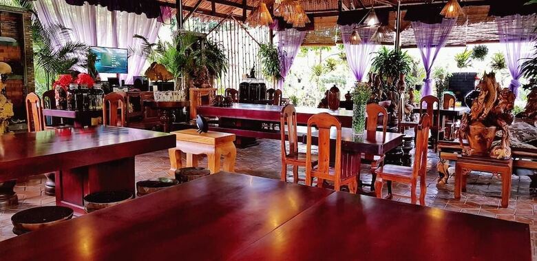 Hotel Nui Cam Resort