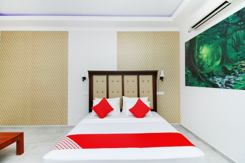 Oyo 339 Chandiv Hotel