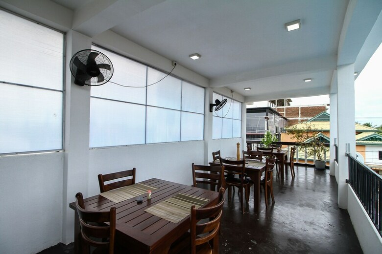 Hotel Oyo 338 Deep Sea Resort