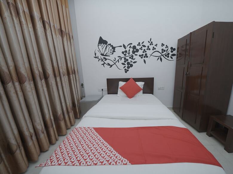 Hotel Oyo 345 Trinnco Topaz