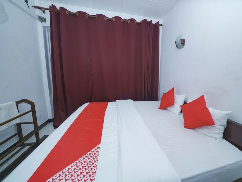 Hotel Oyo 345 Trinnco Topaz