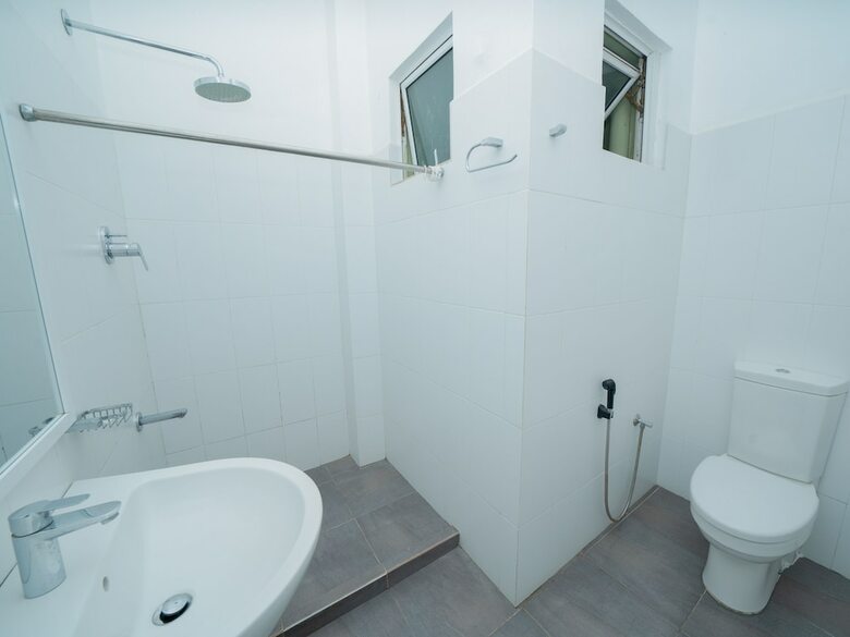 Hotel Oyo 345 Trinnco Topaz