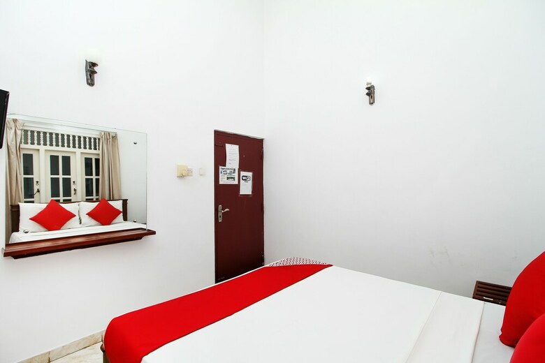 Oyo 347 Hotel Empryean