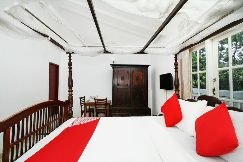 Oyo 347 Hotel Empryean