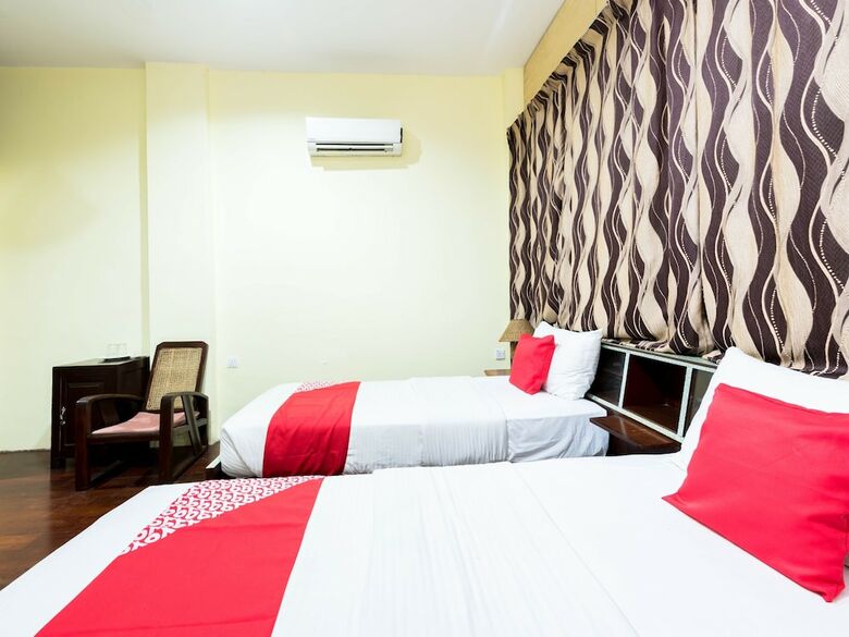 Hotel Oyo 89368 Cintra House