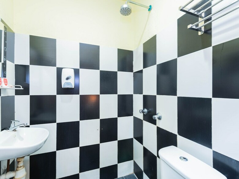 Hotel Oyo 89368 Cintra House