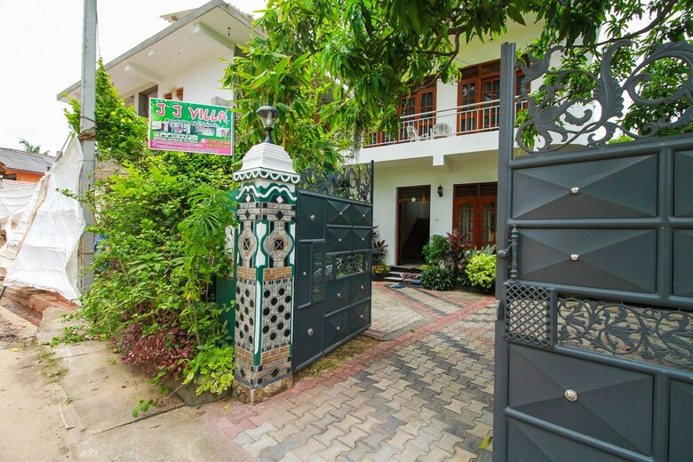 Hotel Oyo 332 Jj Villa