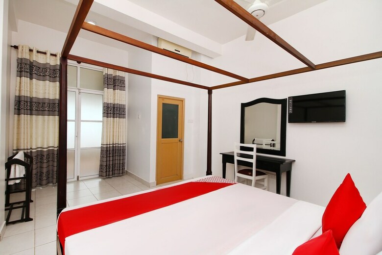 Hotel Oyo 334 Royal Oshin
