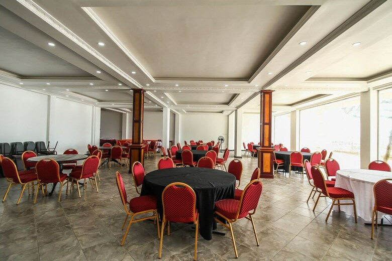 Hotel Oyo 334 Royal Oshin