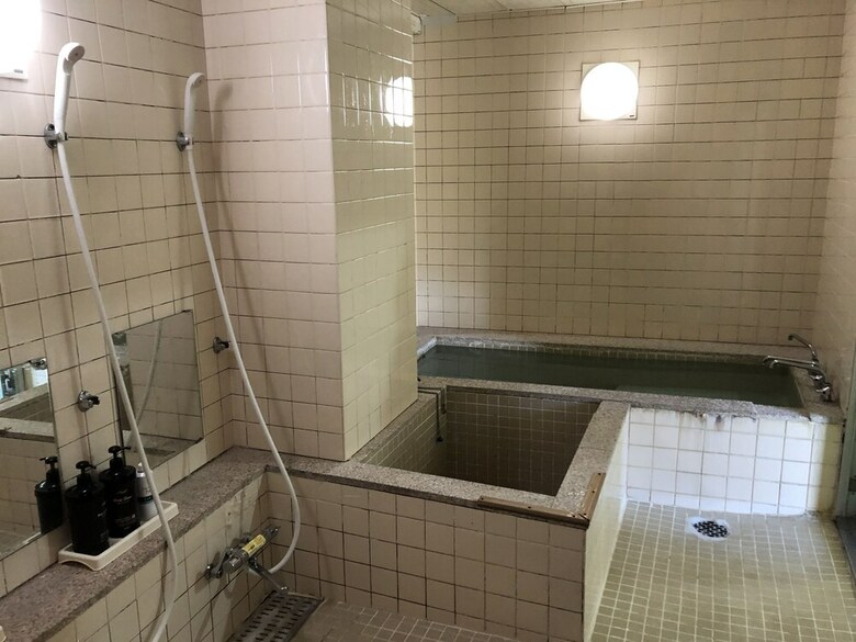 Capsule Hotel Honcho - Caters To Men