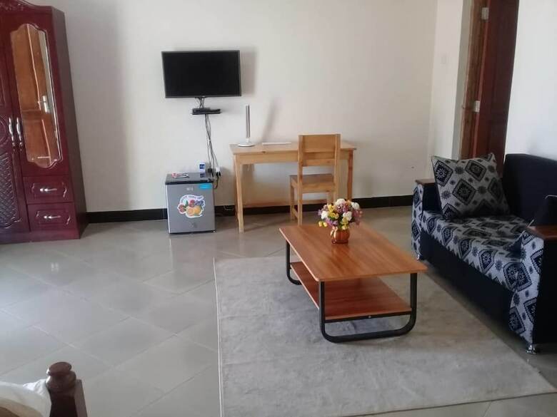 Bed & Breakfast Kisasa Home