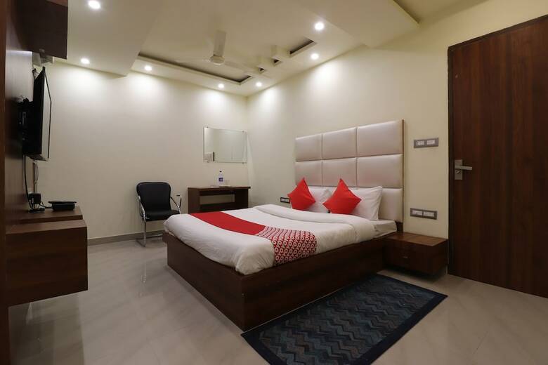 Hotel Oyo 47405 Comfort Inn