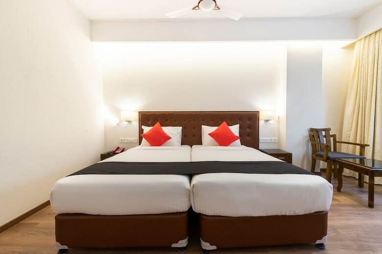 Capital O 43703 Thechi Hotels