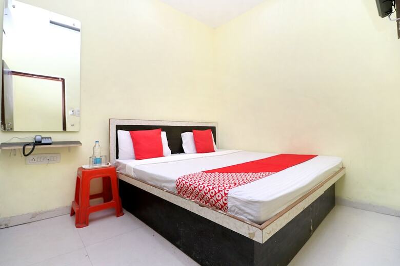 Hotel Oyo 27650 Gian Residency