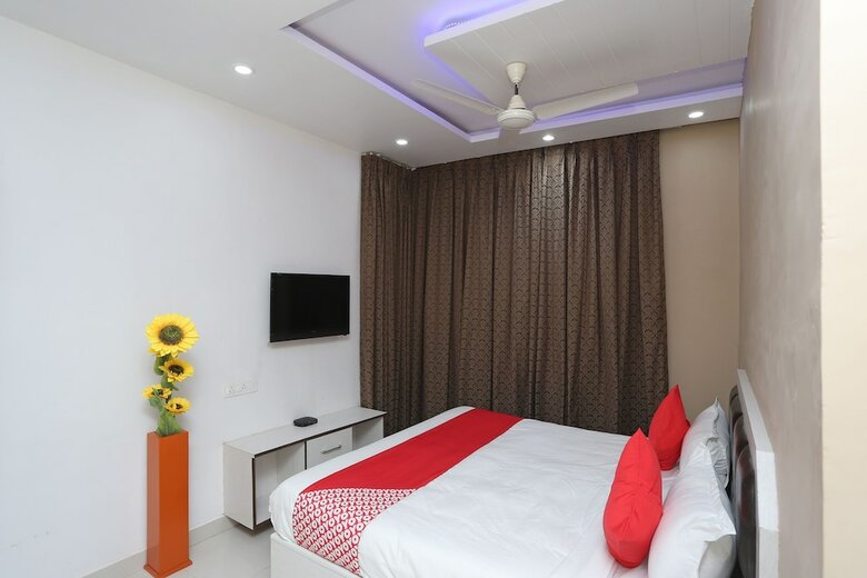 Hotel Oyo 44565 Ashrit Suites