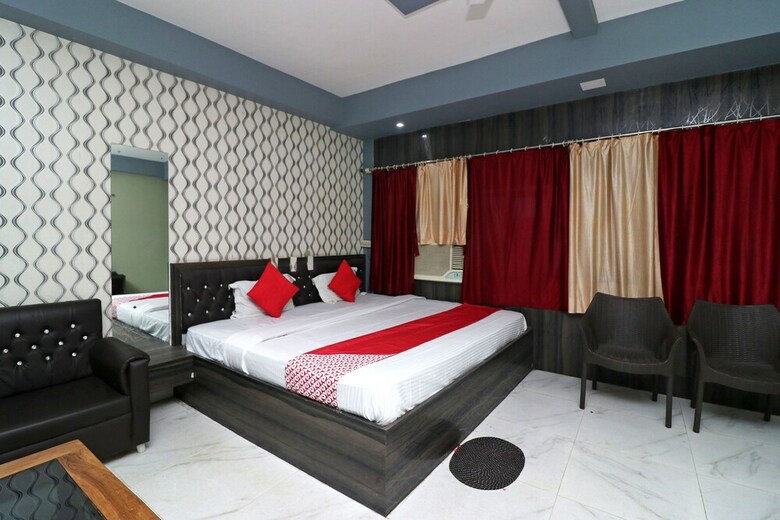 Oyo 41903 Hotel Mayur Palace