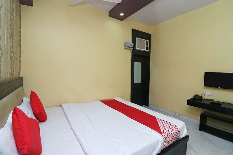 Oyo 41903 Hotel Mayur Palace