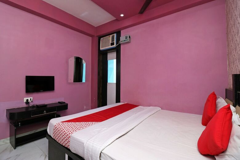 Oyo 41903 Hotel Mayur Palace